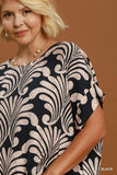 Abstract Print Bubble Hem Top in Black